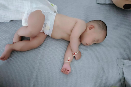 武汉供卵试管机构宝宝突然很多眼屎